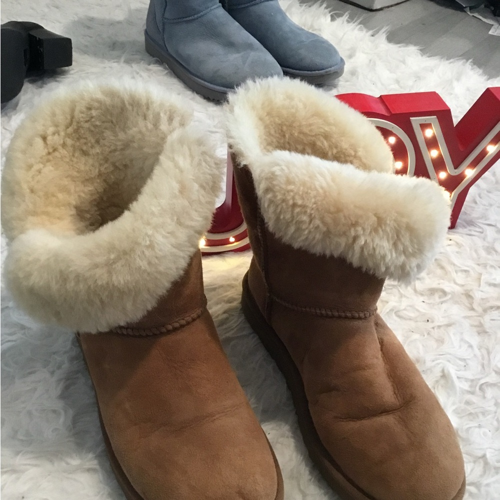 Uggs Cozy Tan Shearling Women's Boots 8